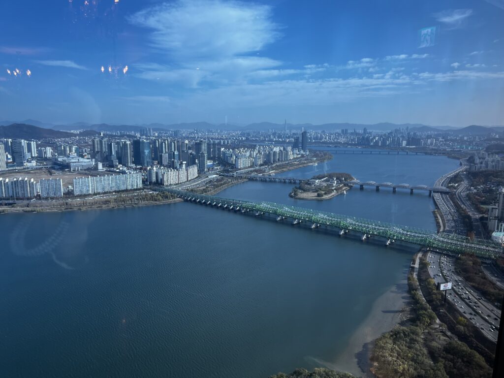 Aerial view of the Han River and Yeouido bridge in Seoul
