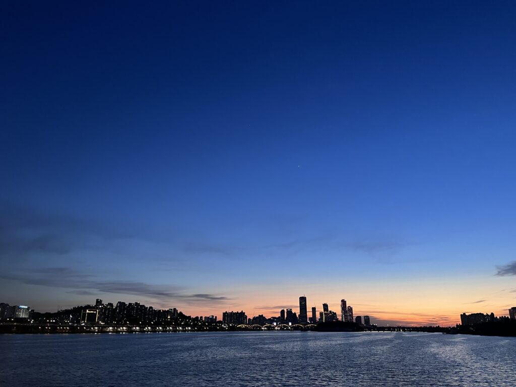 Han River panoramic view at dusk in Seoul