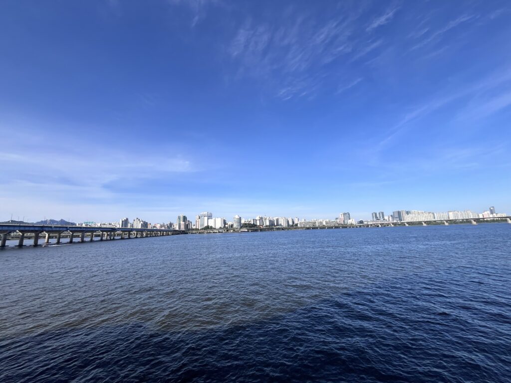 Han River view on a clear day in Seoul